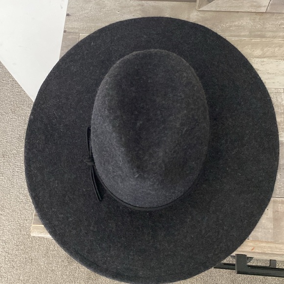 Universal Thread Fedora Hat! - Picture 5 of 5